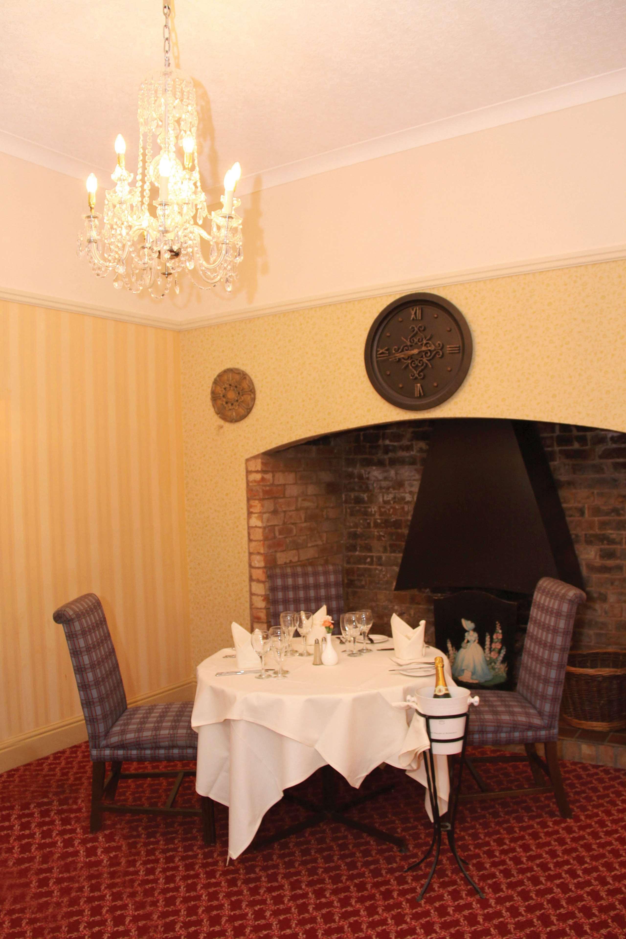 Weston Hall Hotel Sure Hotel Collection By Best Western Bulkington Ресторан фото